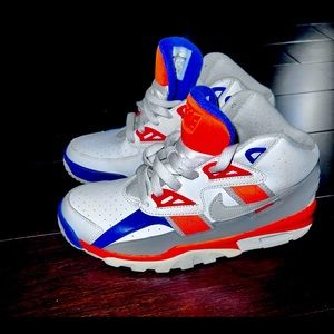 NIKE AIR TRAINER SC HIGH WHITE BLUE ORANGE 579806-100